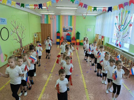 23 февраля – это праздник не только военных, но и всех мужественных и отважных мужчин, мальчишек детсадовского возраста, которые тоже достойны сердечных поздравлений. 23 февраля – это праздник не только военных, но и всех мужественных и отважных мужчин, мальчишек детсадовского возраста, которые тоже достойны сердечных поздравлений.