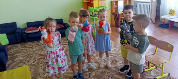 Старшая группа «Смешарики» на целую неделю превратилась в сказочную страну. Старшая группа «Смешарики» на целую неделю превратилась в сказочную страну.
